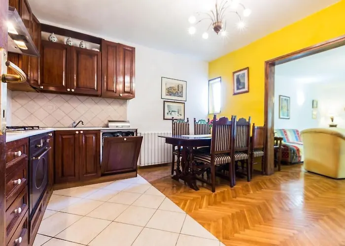 Beautiful 6Bd House / Ideal For Larger Grups!